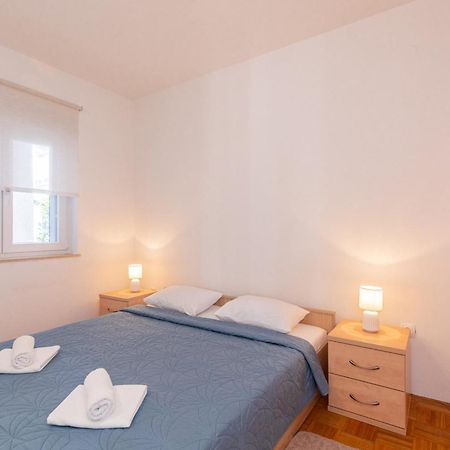 Apartment Laura Пунат Экстерьер фото